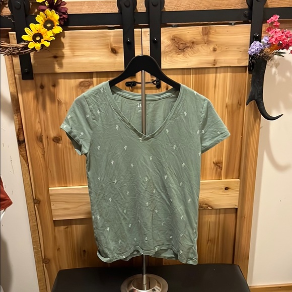 GAP Tops - GAP Sage Green V-Neck Short Sleeve Tee with Cactus Design
